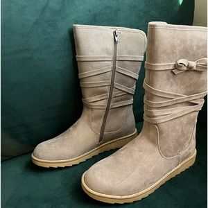 Brand New Olive and Edie Big girl knee boots size 6